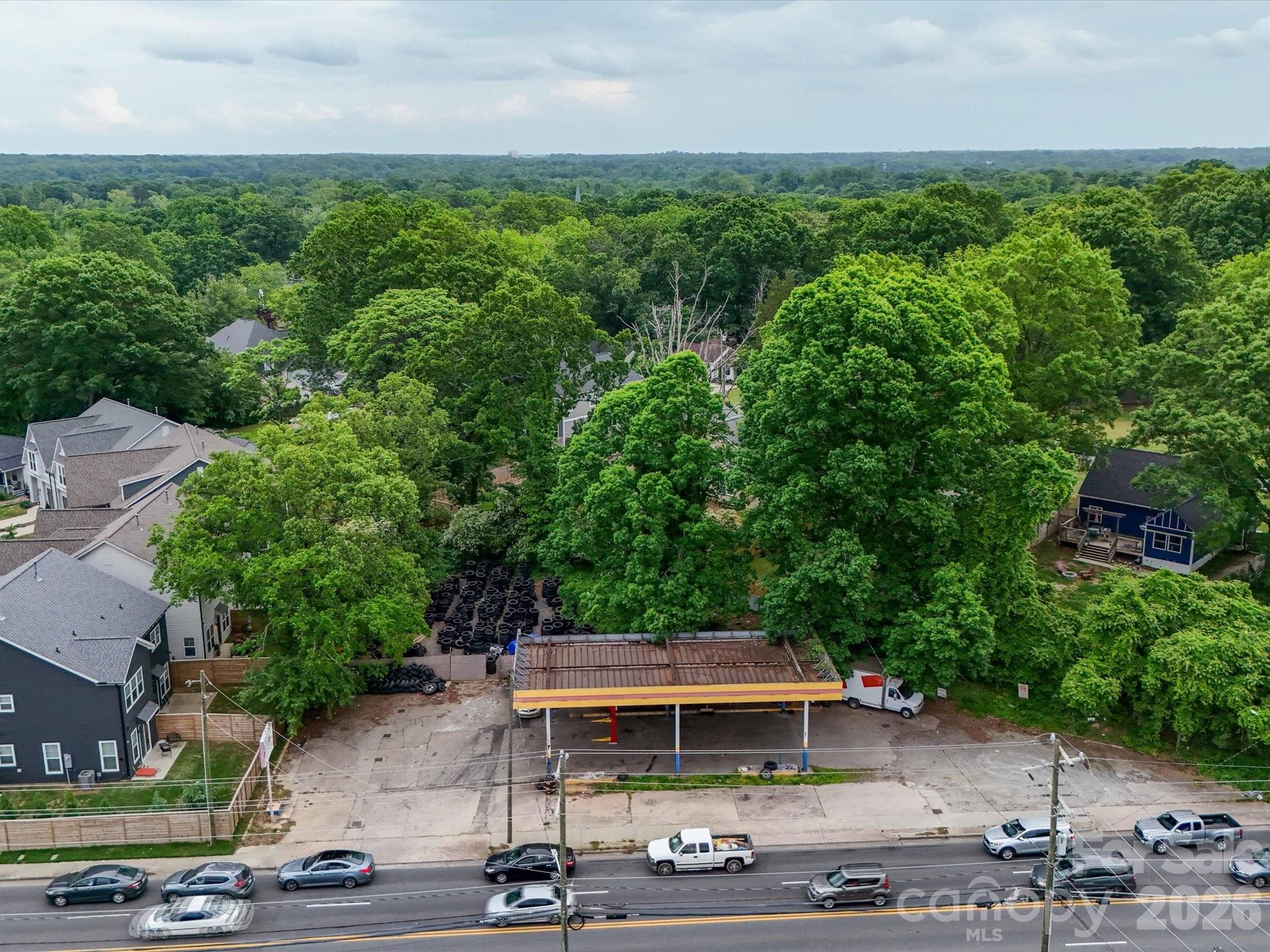 2522 The Plaza Plaza