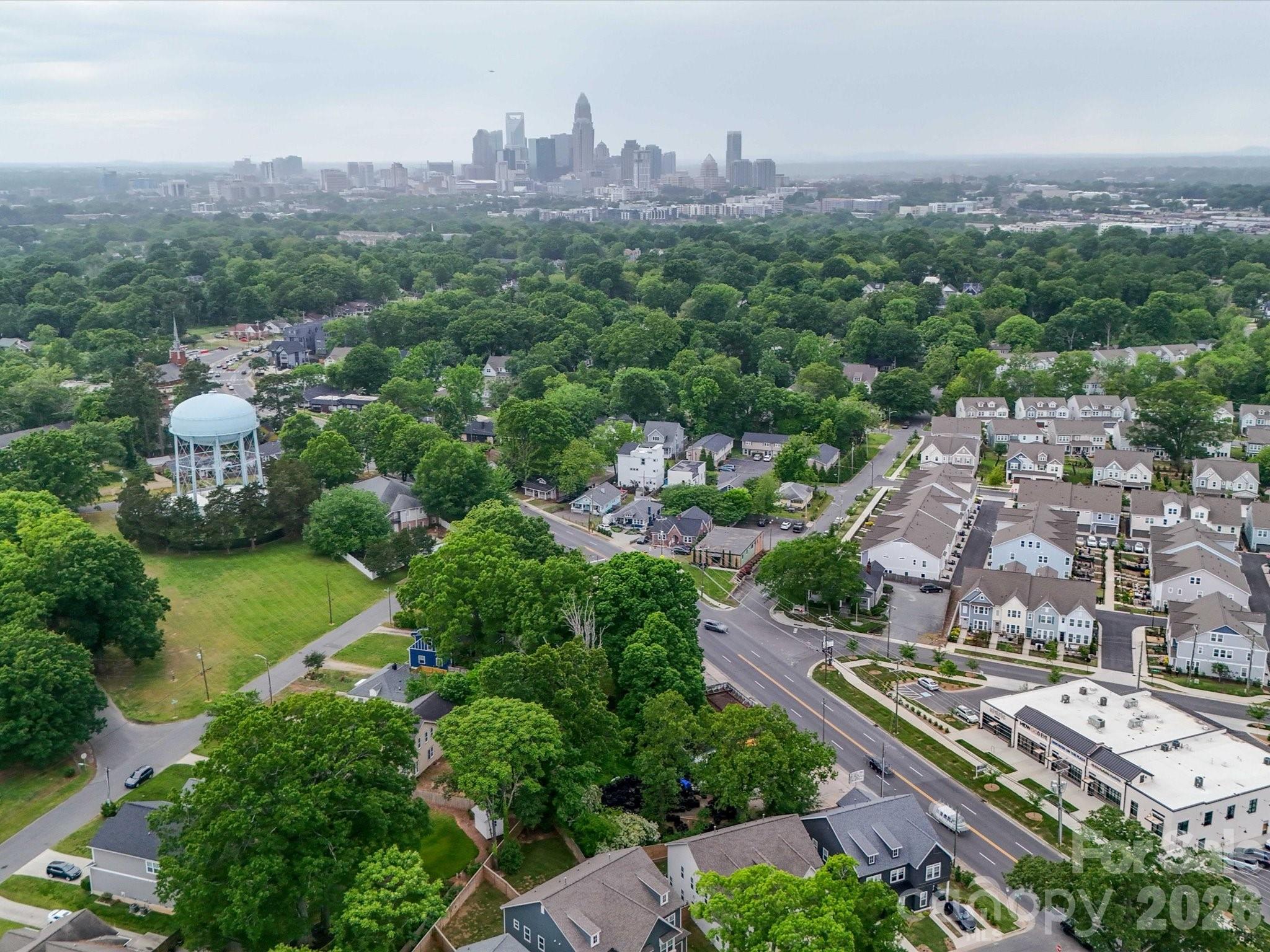 2522 The Plaza Plaza