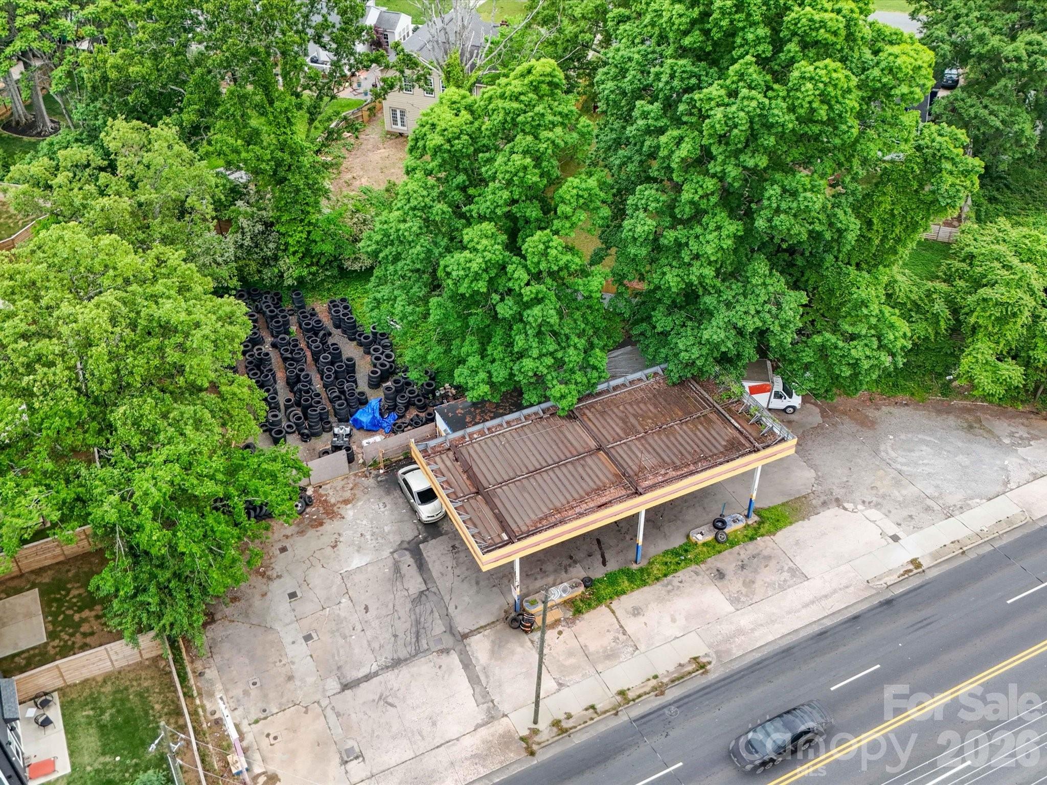 2522 The Plaza Plaza