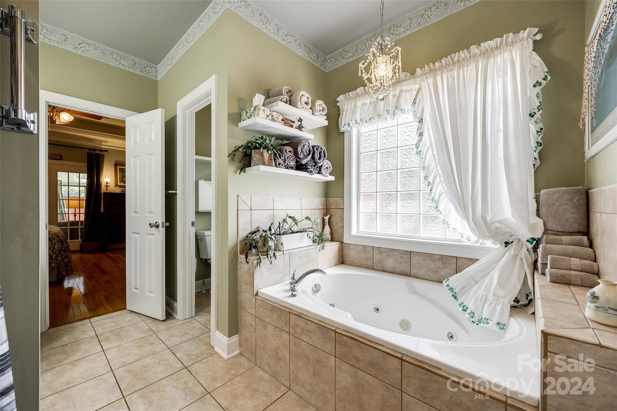 Country Club Estates - Residential