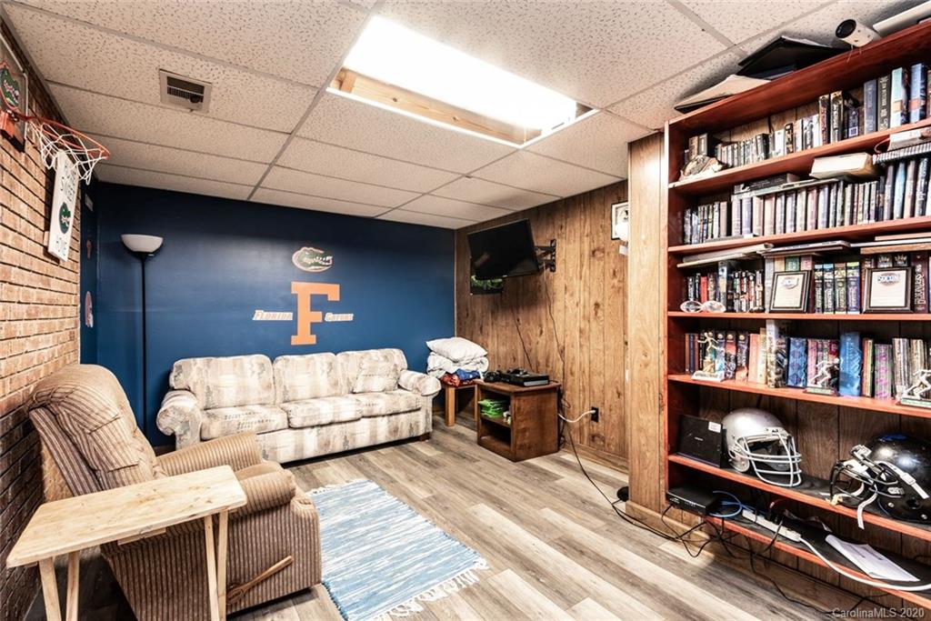 Sandy Ridge Acres - Residential