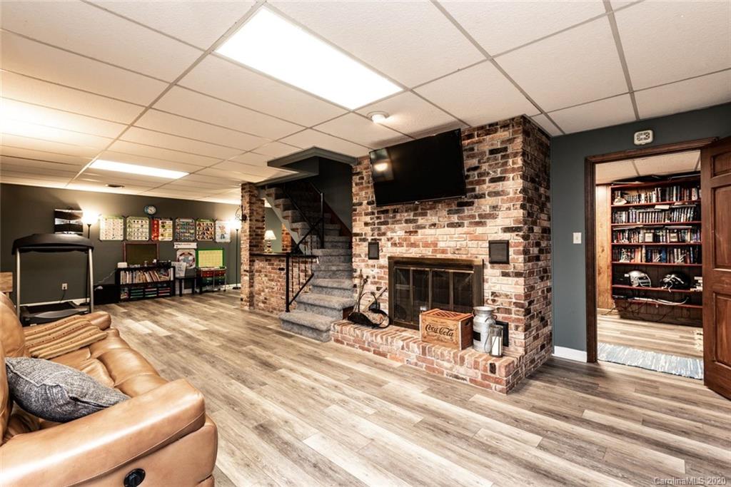 Sandy Ridge Acres - Residential