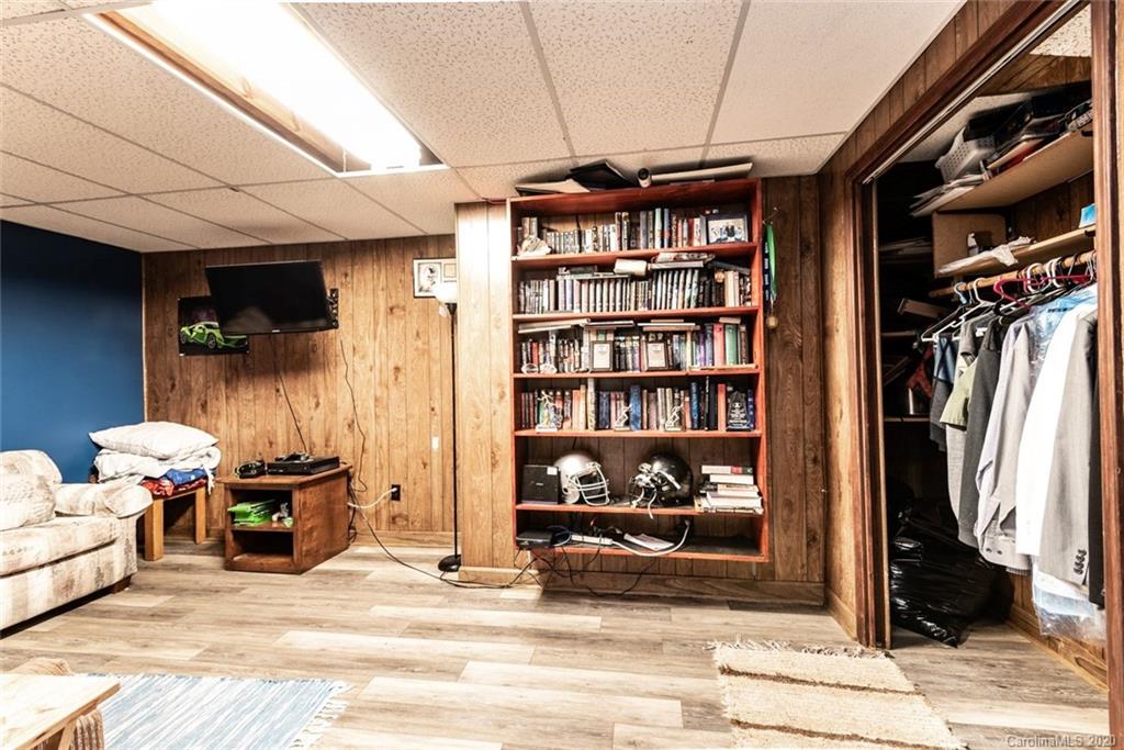 Sandy Ridge Acres - Residential