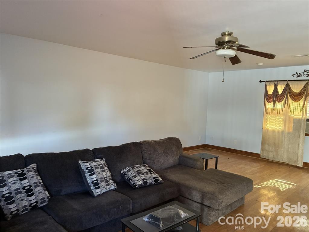 1504 Hunsinger Avenue