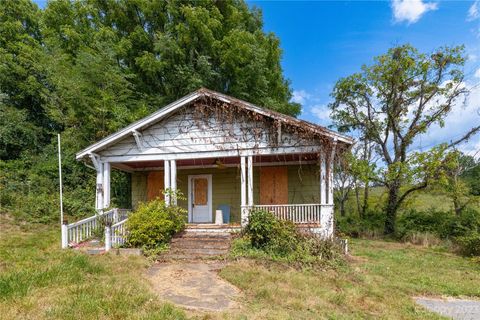 271 Howell Mill Road Waynesville NC 28786