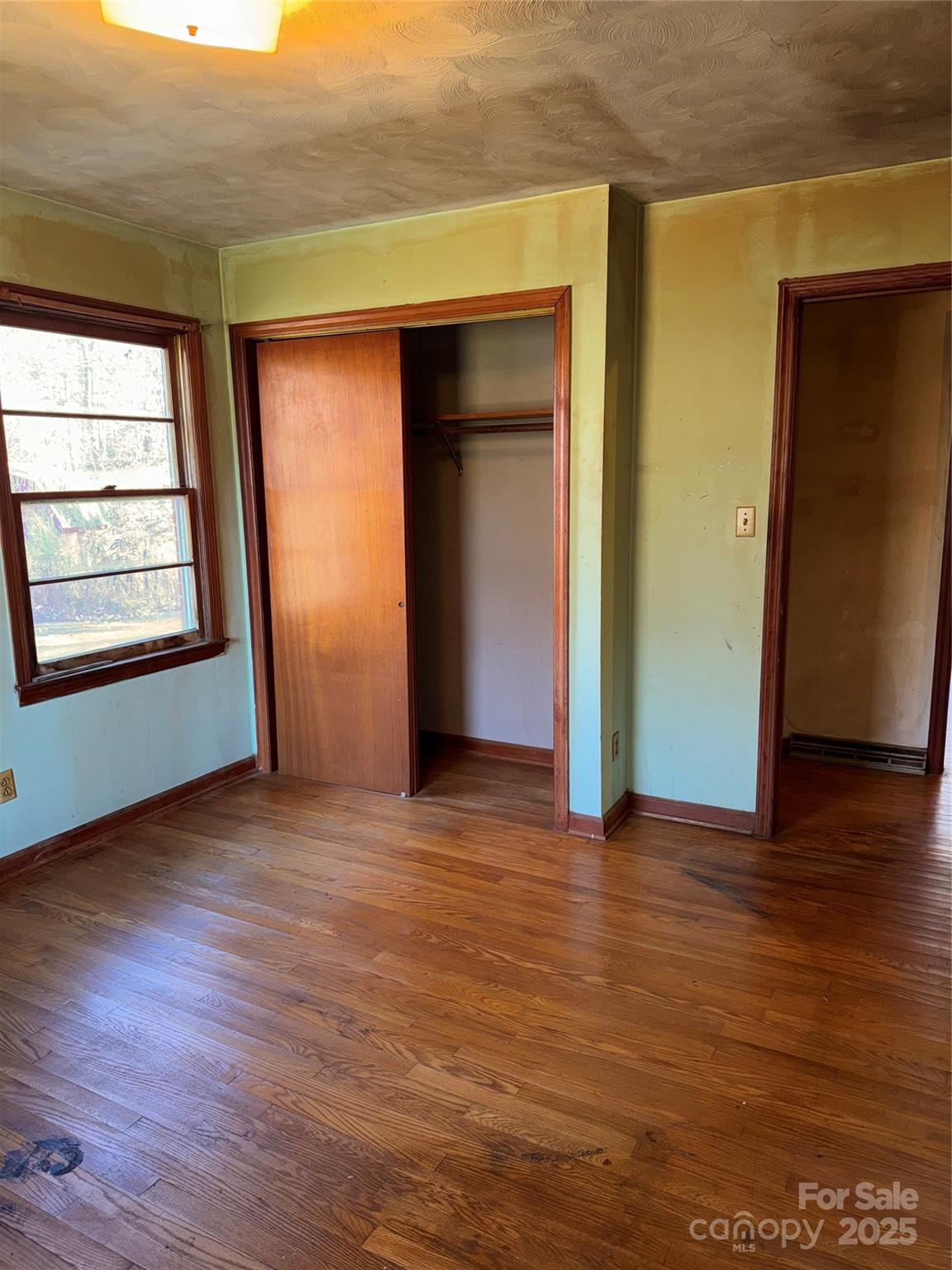 5046 Old Linville Road