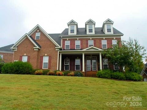 Photo of 13620 Glen Abbey Drive, Charlotte, NC 28278 (MLS # 4138127)