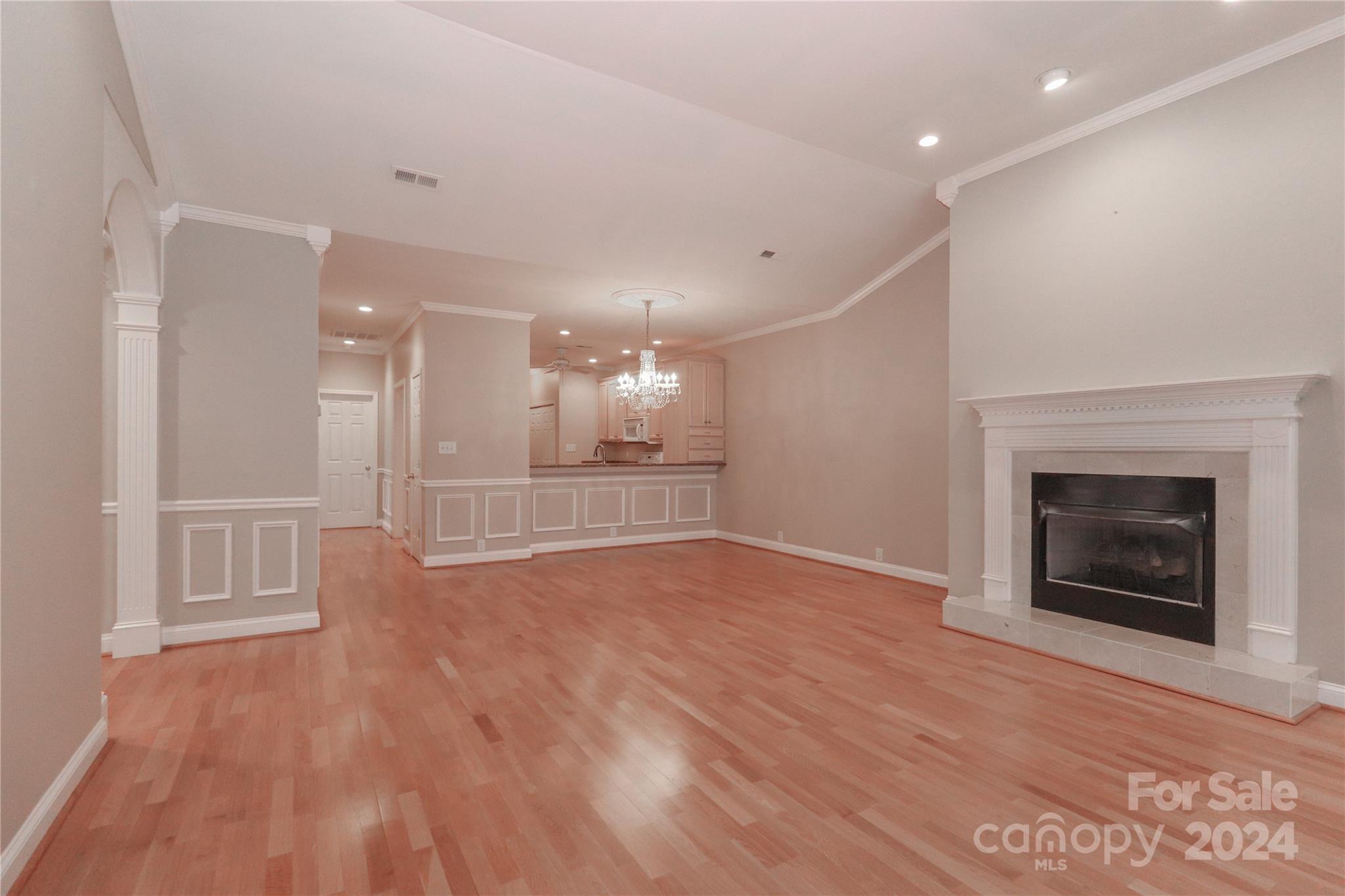 Queens Crest Townhouses - Residential