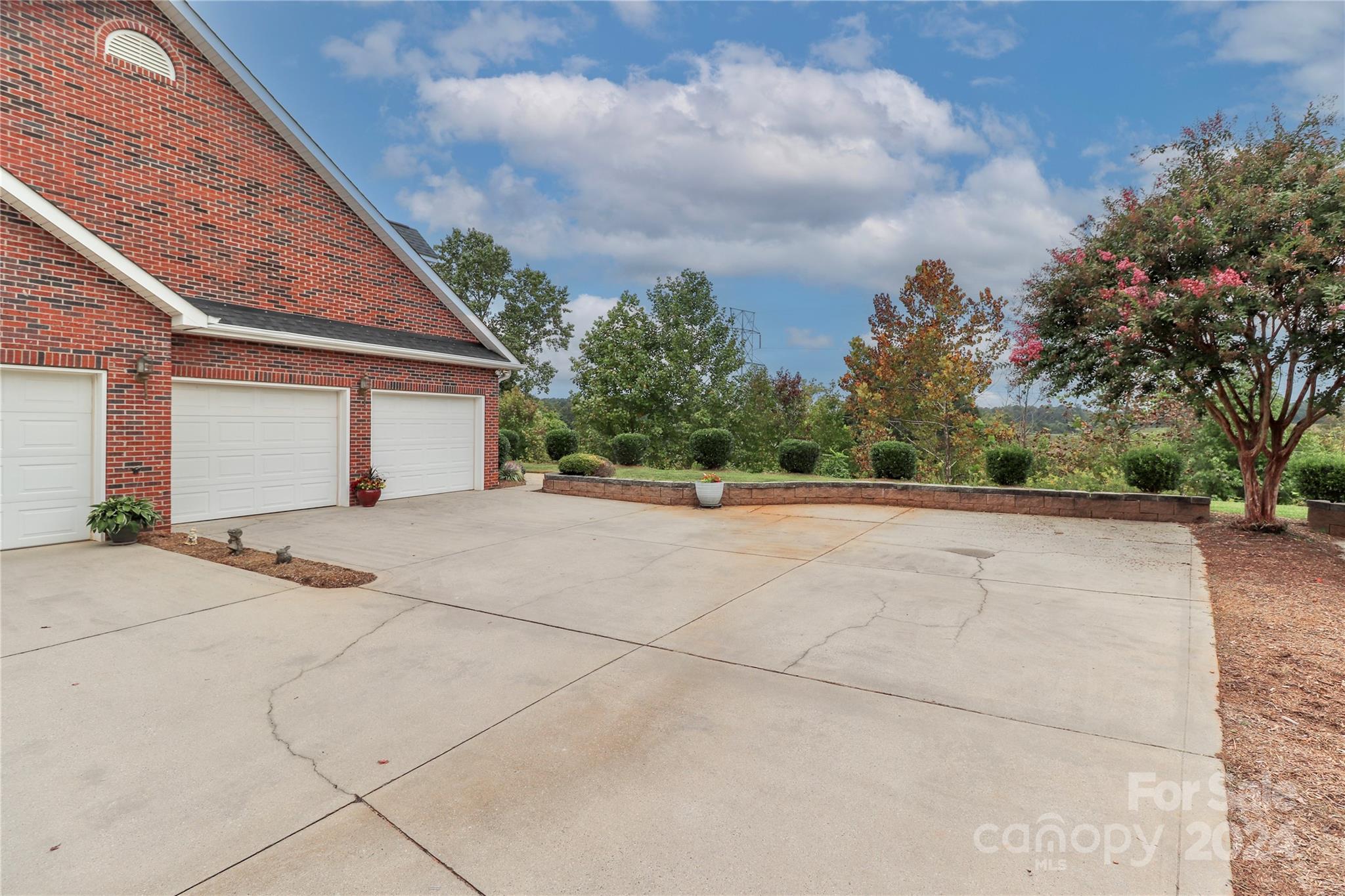 Queens Crest Townhouses - Residential