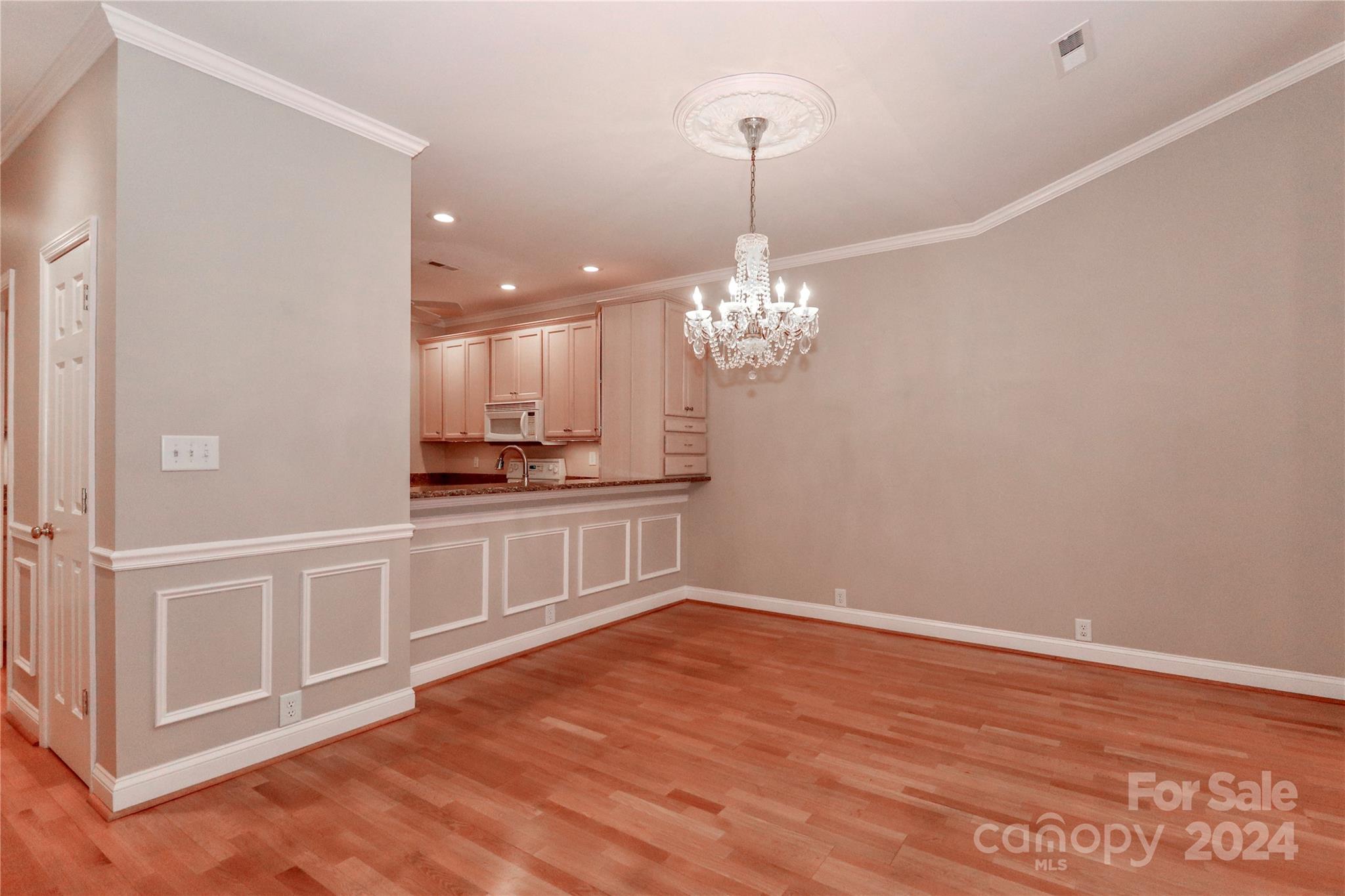 Queens Crest Townhouses - Residential