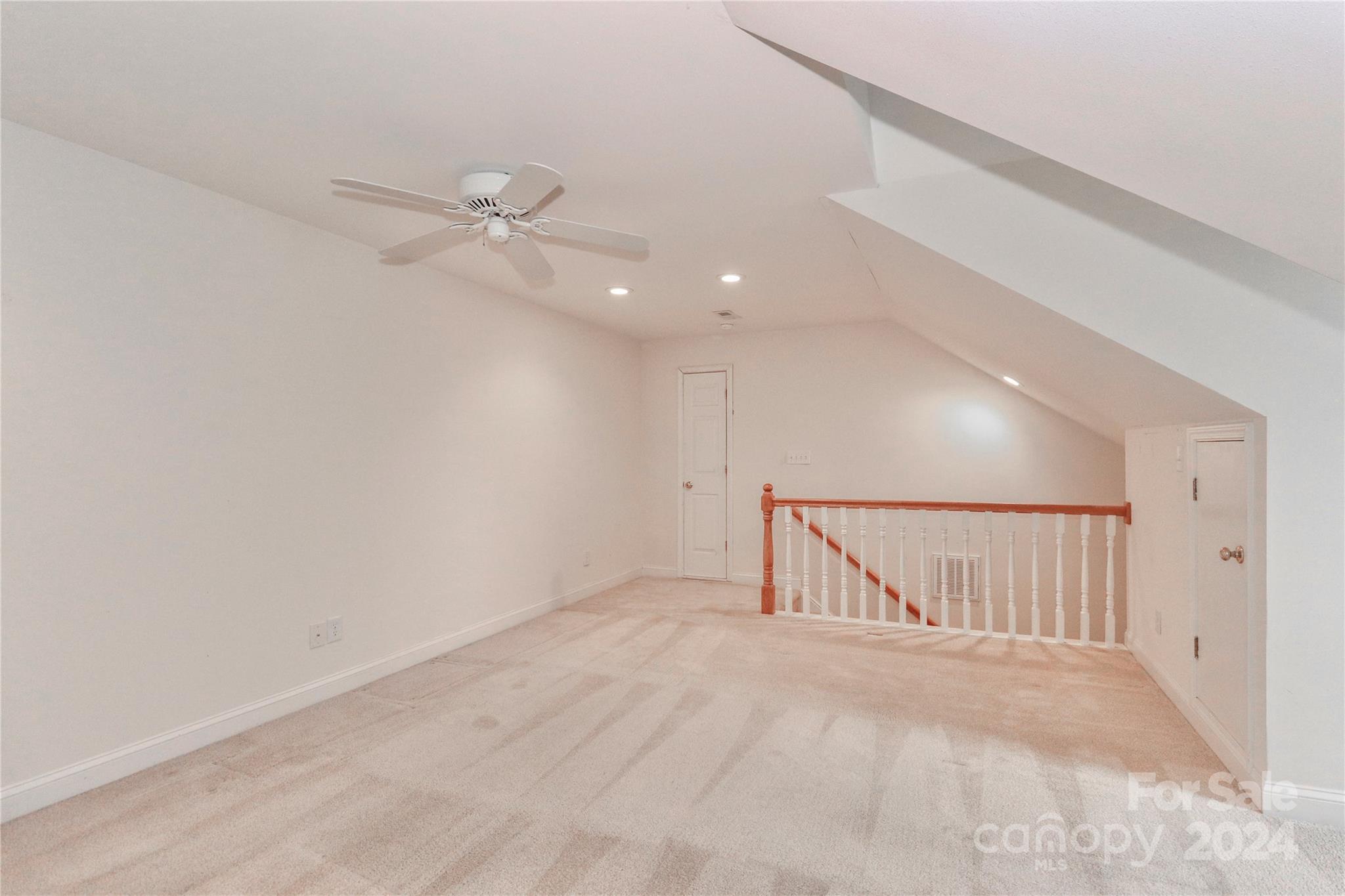 Queens Crest Townhouses - Residential