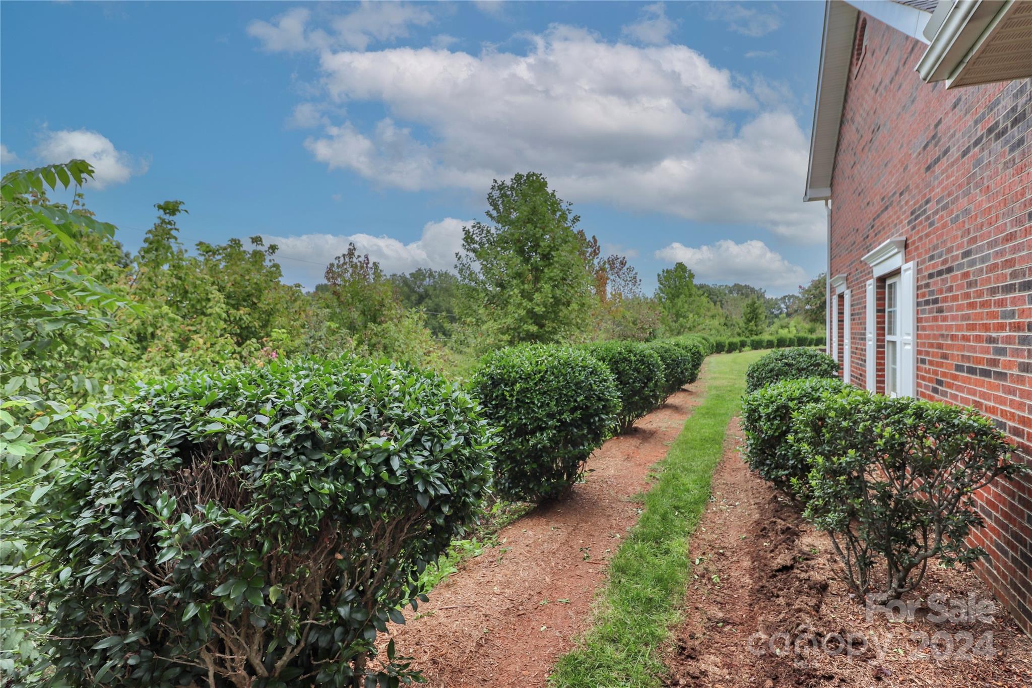 Queens Crest Townhouses - Residential