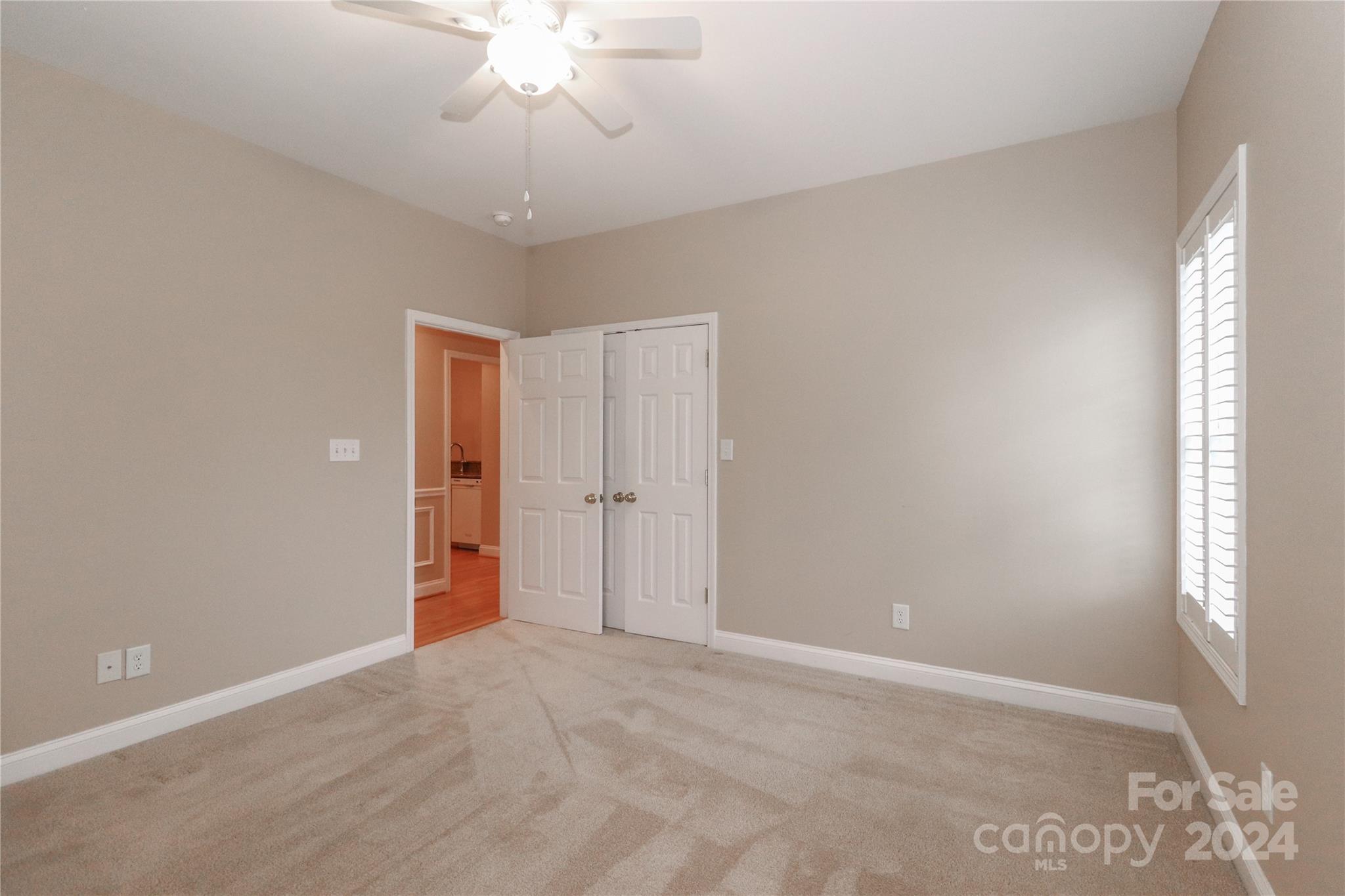 Queens Crest Townhouses - Residential