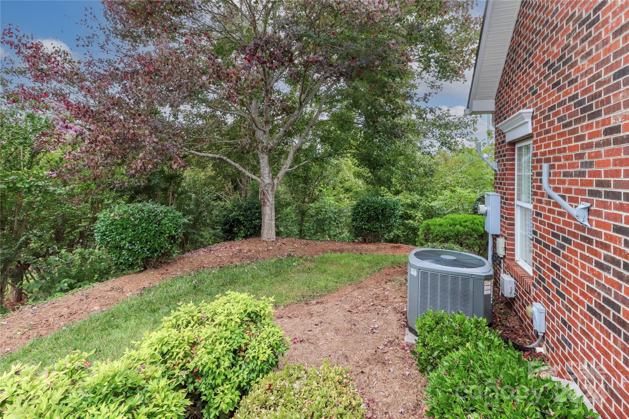 Queens Crest Townhouses - Residential