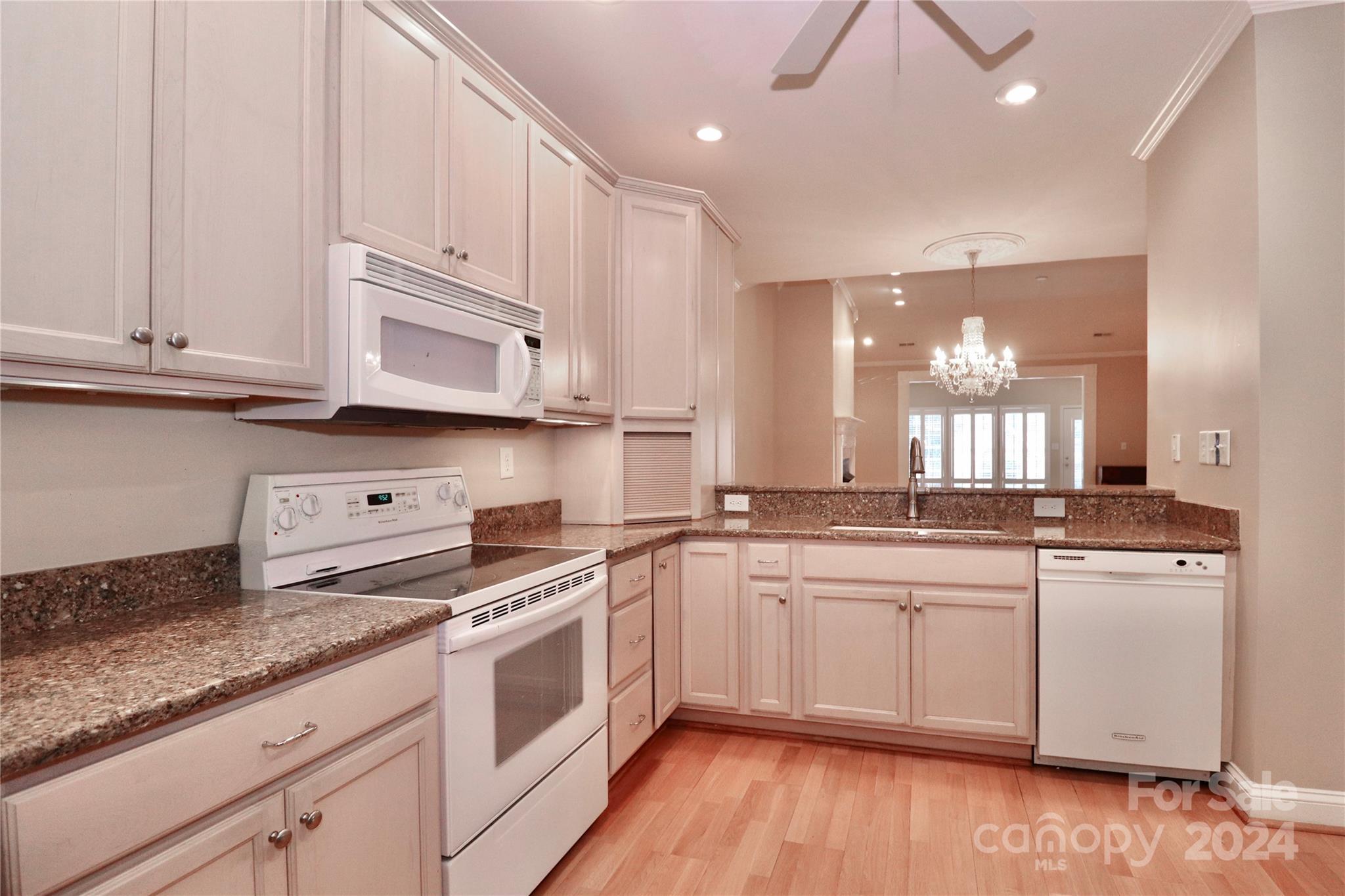 Queens Crest Townhouses - Residential