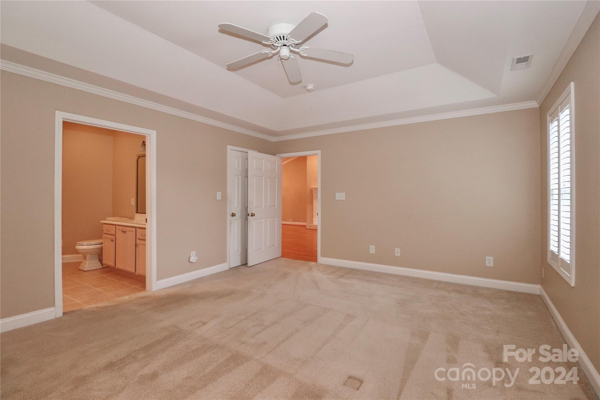 Queens Crest Townhouses - Residential