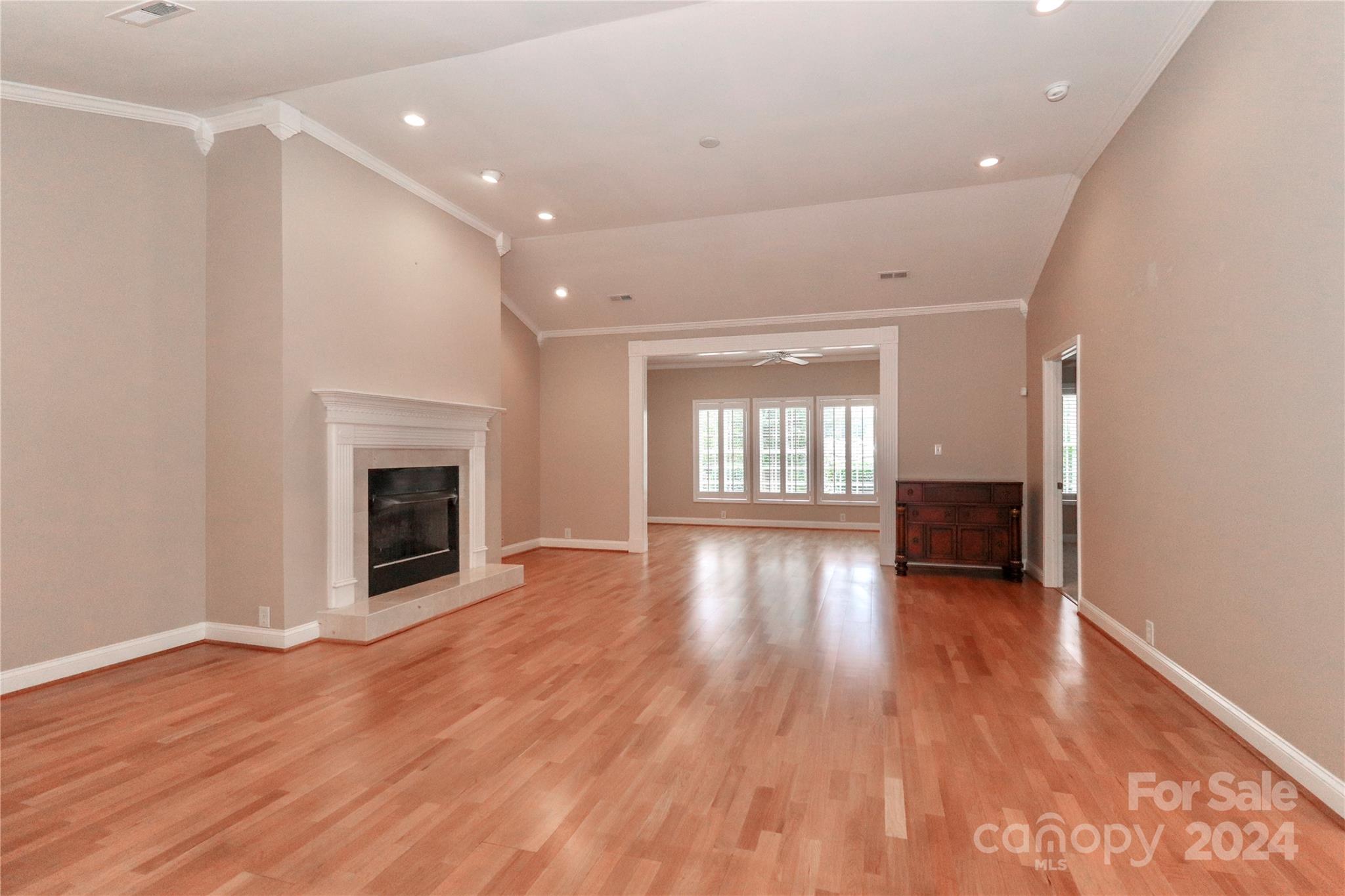 Queens Crest Townhouses - Residential