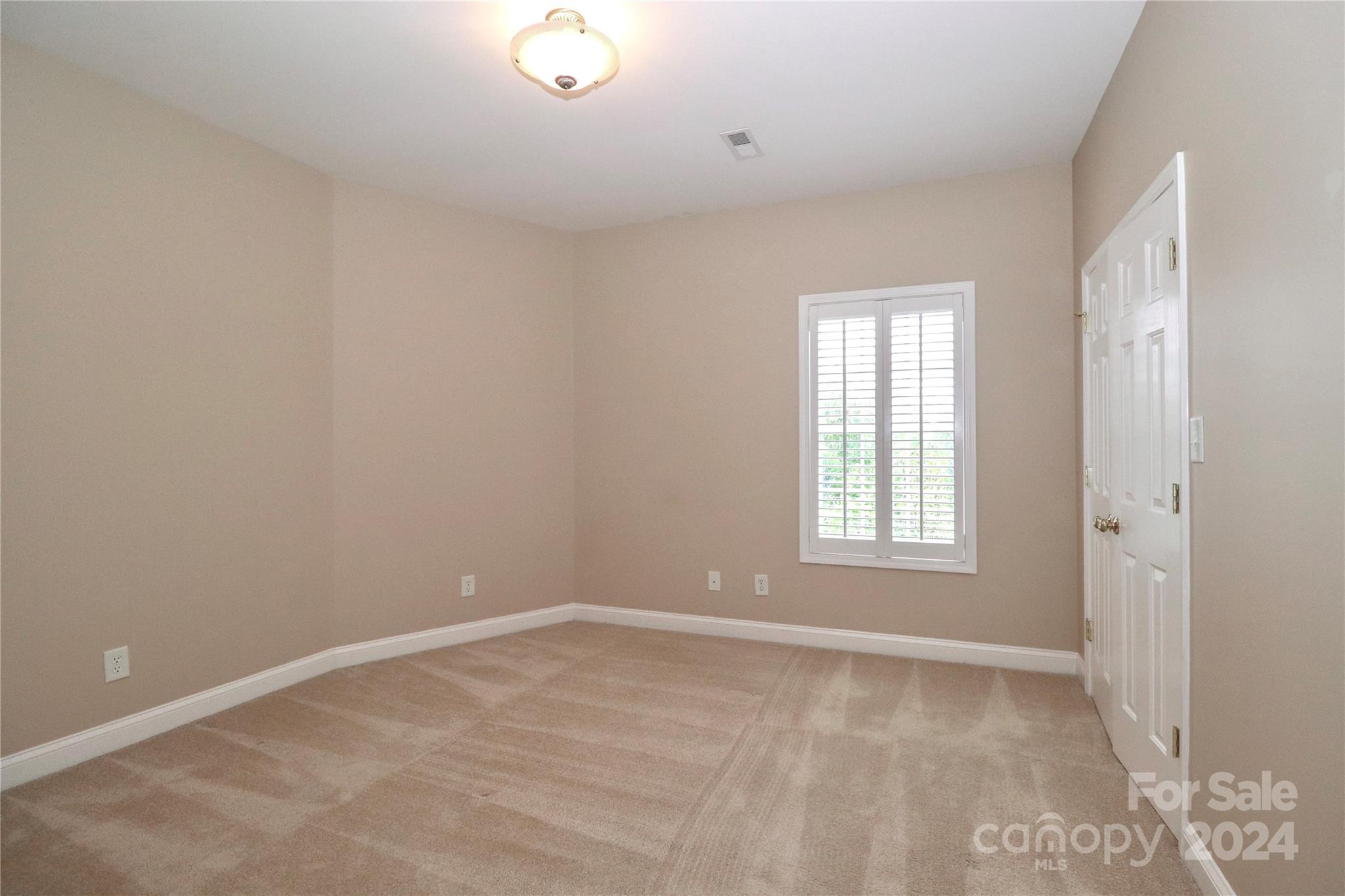 Queens Crest Townhouses - Residential