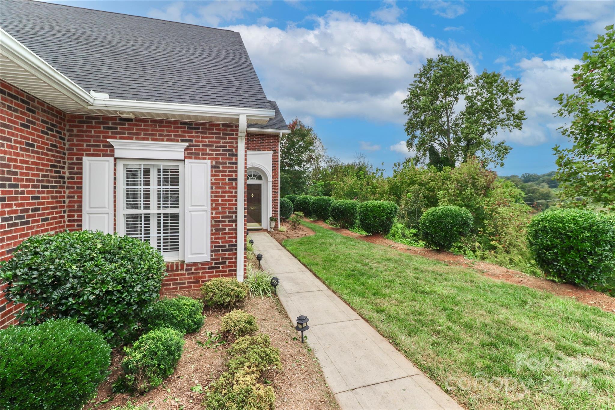 Queens Crest Townhouses - Residential