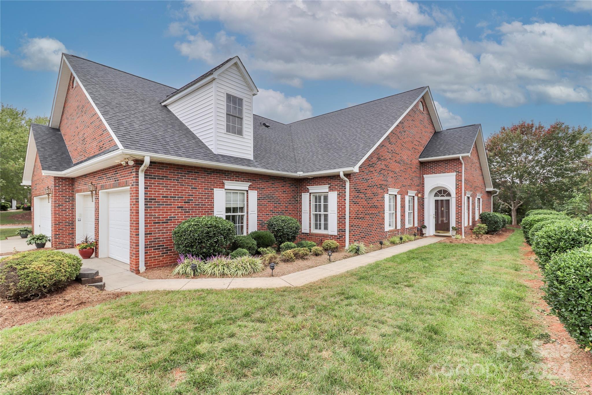 Queens Crest Townhouses - Residential
