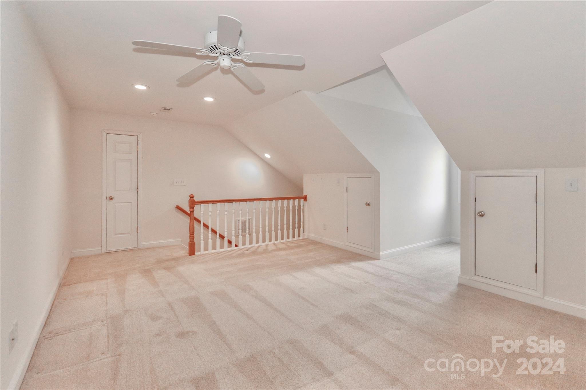 Queens Crest Townhouses - Residential