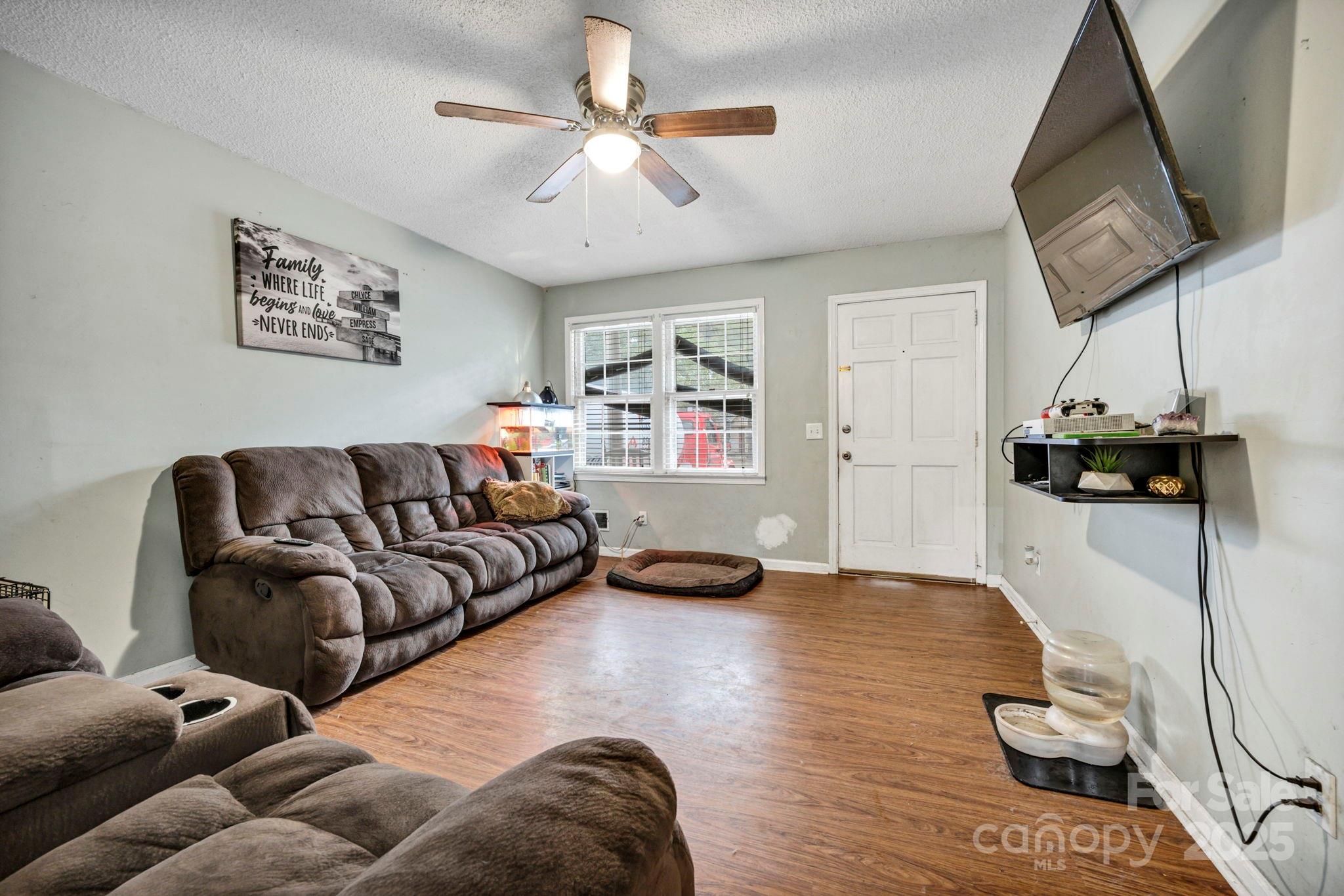 403 Ravenscroft Road