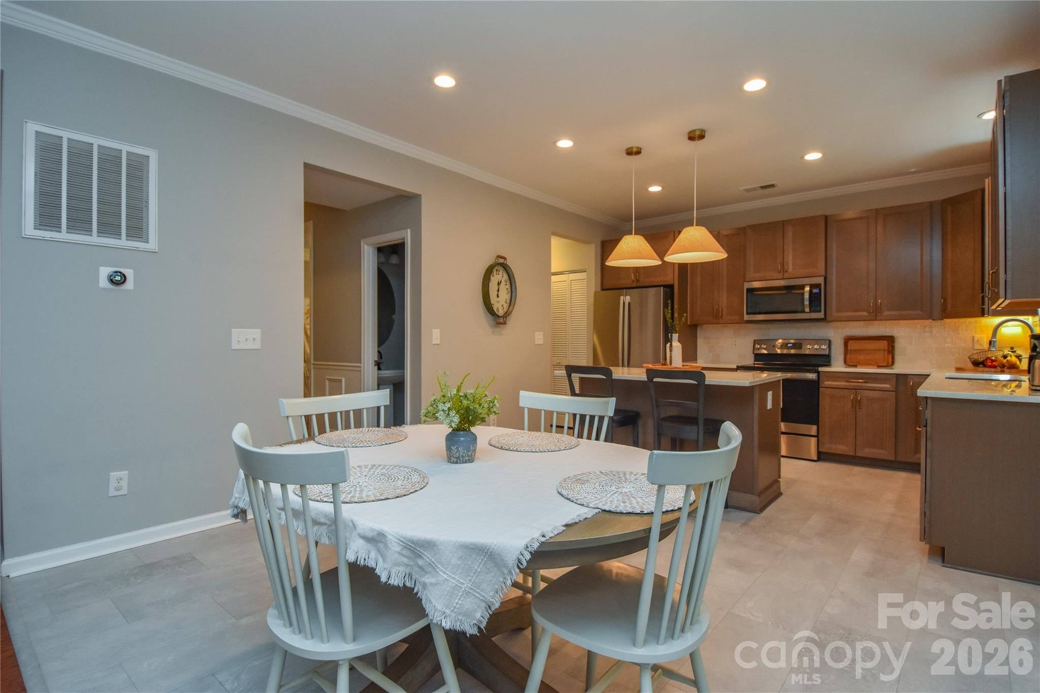137 Poplin Place