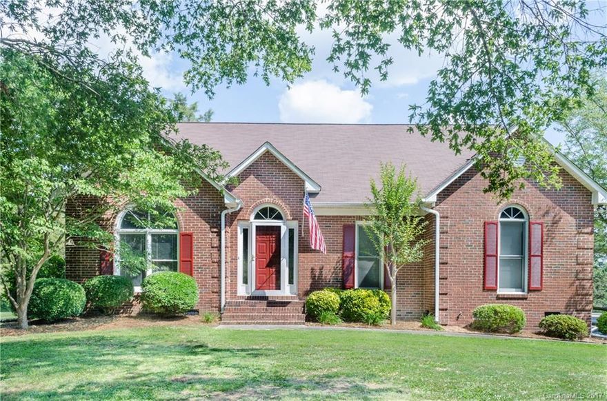 Wonderful Ranch Home sitting on 2.88 Gorgeous Acres. County Living but Close to all the Amenities. Peaceful & Quit is the only way to describes this Great Opportunity. No HOA. Low County Taxes. A very open 3 bedroom plan, plus a 2nd Floor heated bonus, this bonus rm is not included as Heated Sq Ft. Large Kitchen w/Work Island. Formal Dining. Great Rm w/Fireplace & Gas Logs. Relaxing Screen Porch. Attic could easily be build out for additional sq footage. Only about 35 min to Douglas Int Airport.