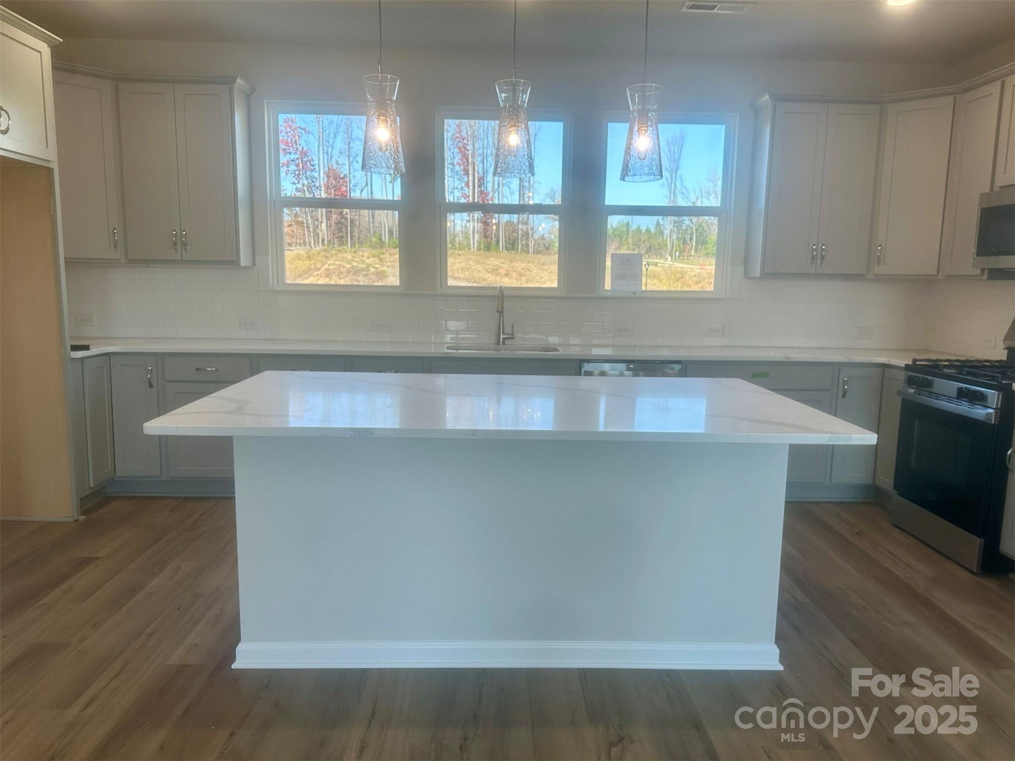 250 Ferebee Place BRX0071