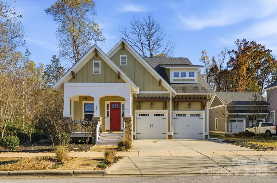 Ideally located on one of Riverwalk’s most desirable streets, 743 Bluff Loop Road offers 4 bedrooms, 3.5 baths, and over 3,200 Sqft of beautifully updated living space. Freshly painted with refinished hardwoods, this 2016-built home features a main-level primary suite, gourmet kitchen with granite island, cozy fireplace, and spacious loft. Enjoy a screened porch, deck, and private backyard just steps from the Catawba River, walking trails, dining, and shopping. Riverwalk amenities include playgrounds, sidewalks, and a paddlesport launch everything you love about Rock Hill living in one of its most sought-after neighborhoods.