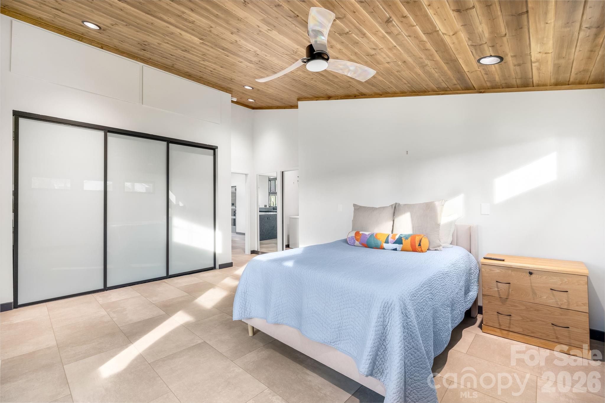 Country Club Acres - Residential Income