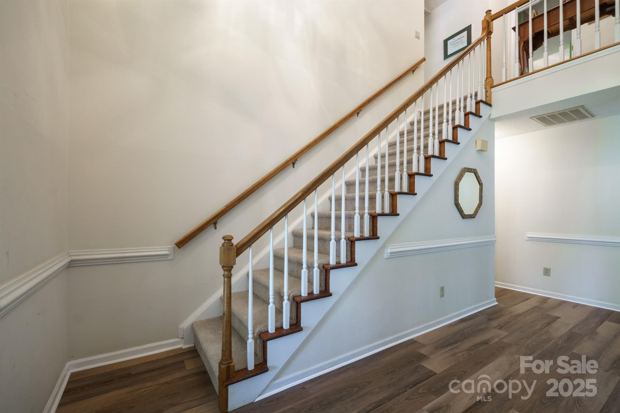 2729 Edgebrook Circle