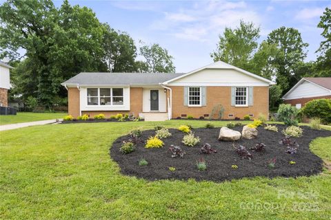 5817 Red Carriage Lane Charlotte NC 28212