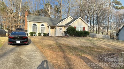 Photo of 7925 Turquoise Drive, Charlotte, NC 28215 (MLS # 4359373)