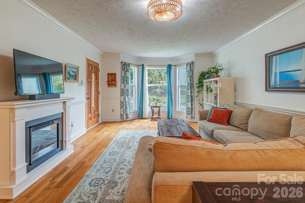 5 Parkway Creek Drive