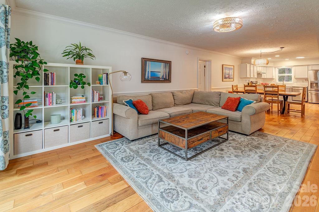 5 Parkway Creek Drive