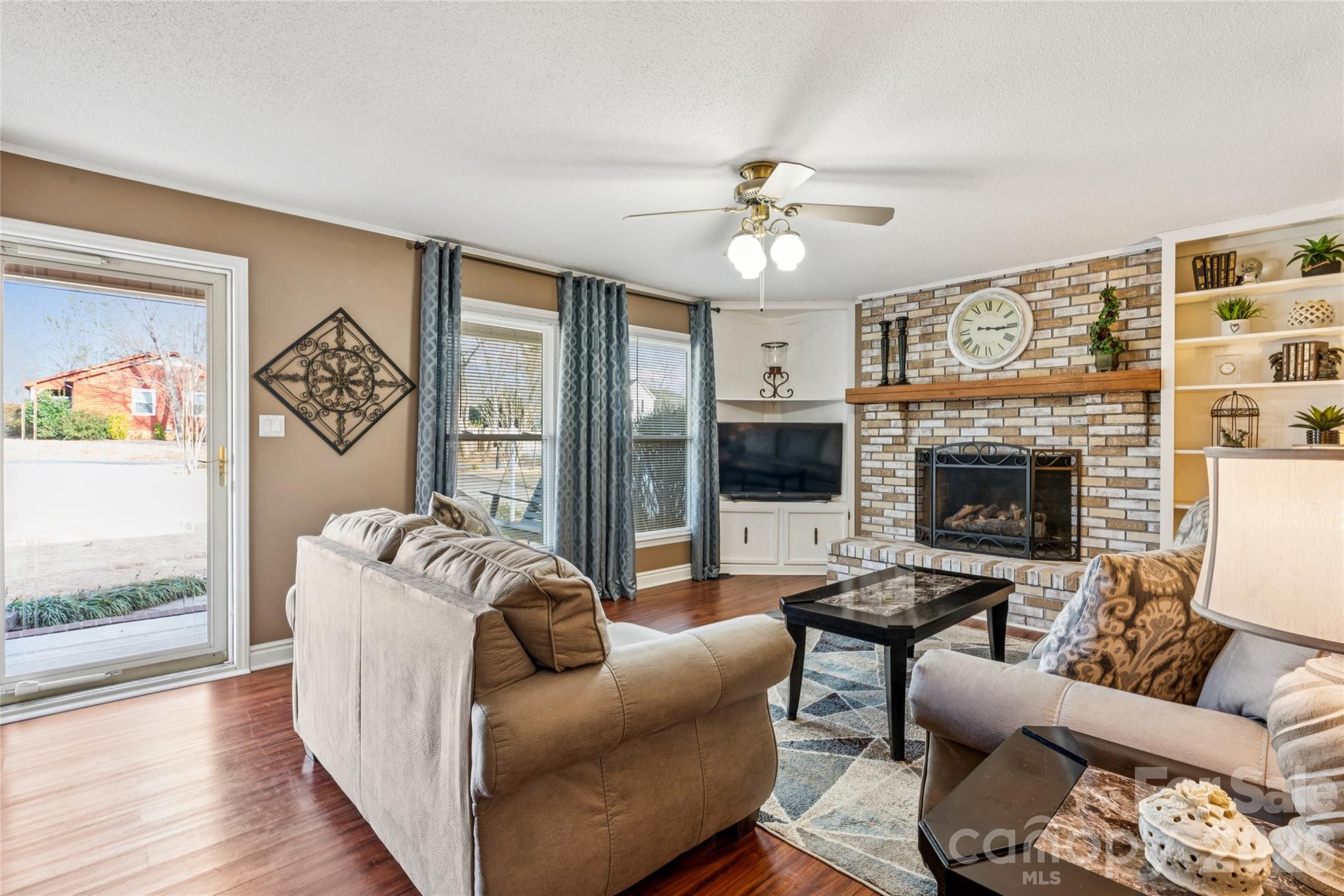 2501 Castlewood Drive