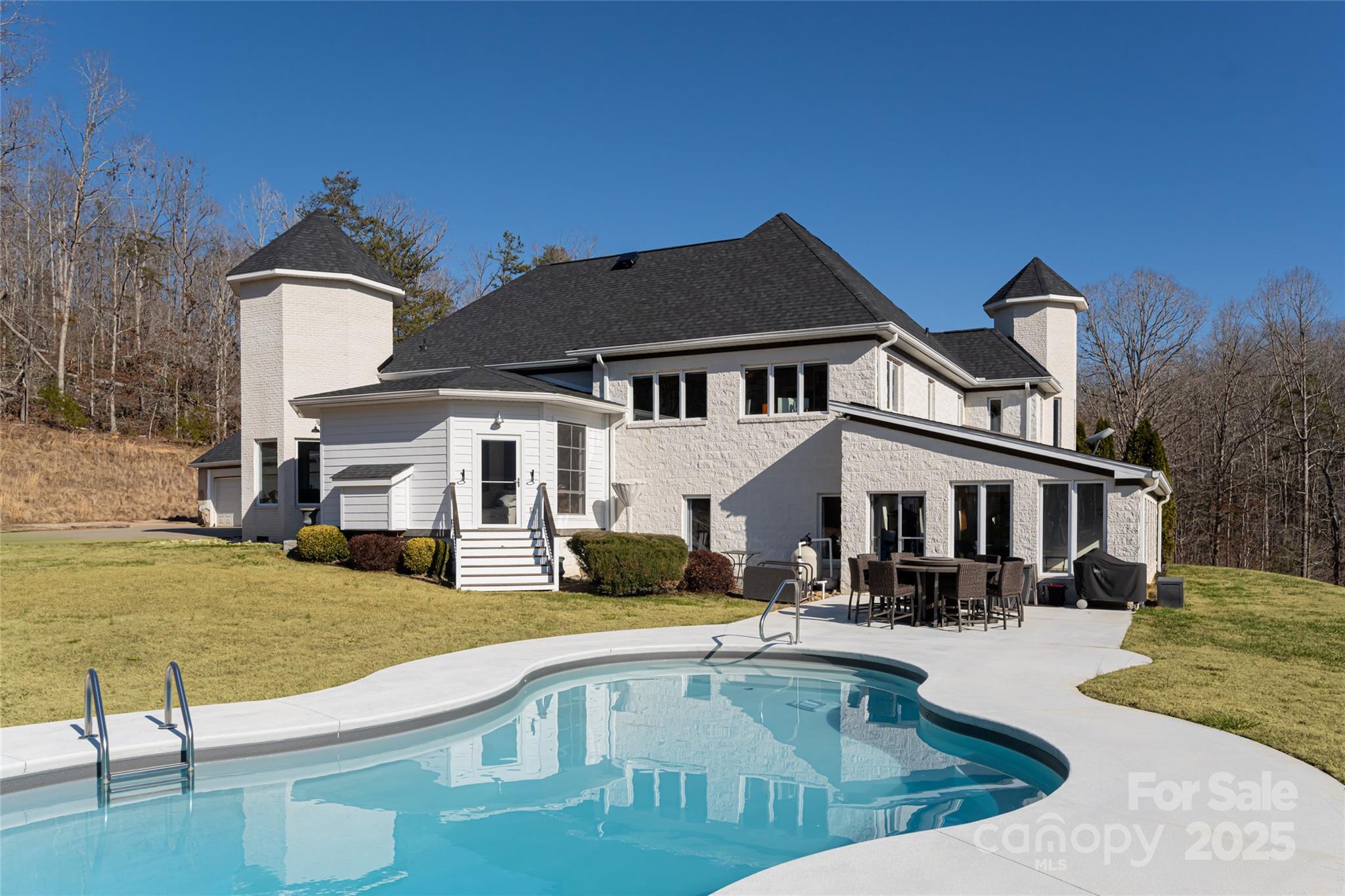 300 Springhill Drive 3 & 5