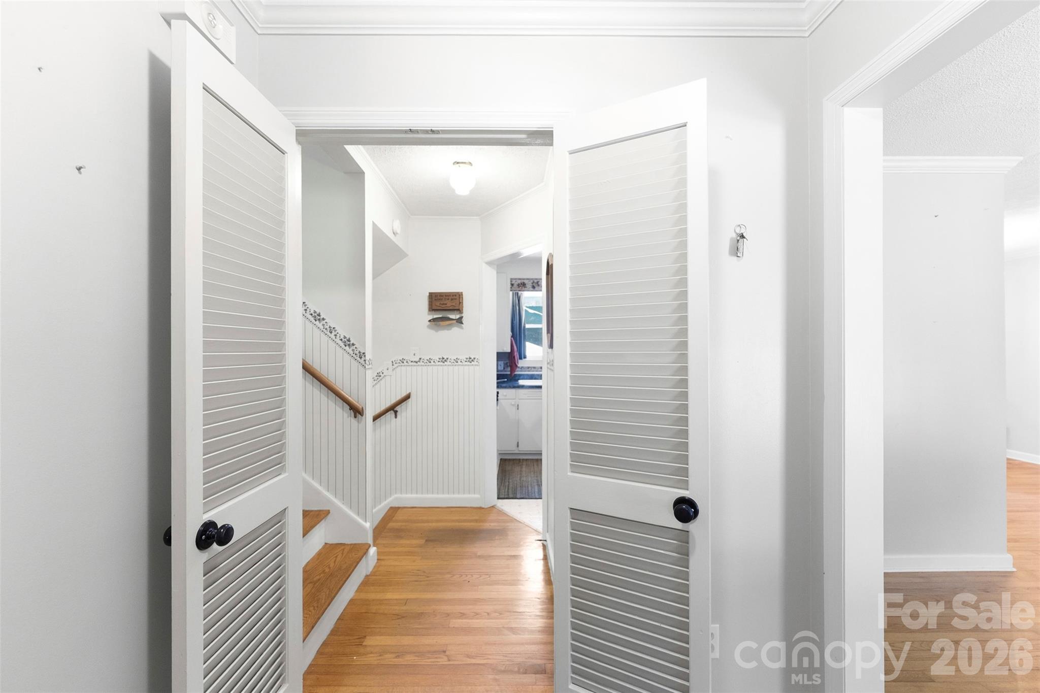121 E Summersby Street