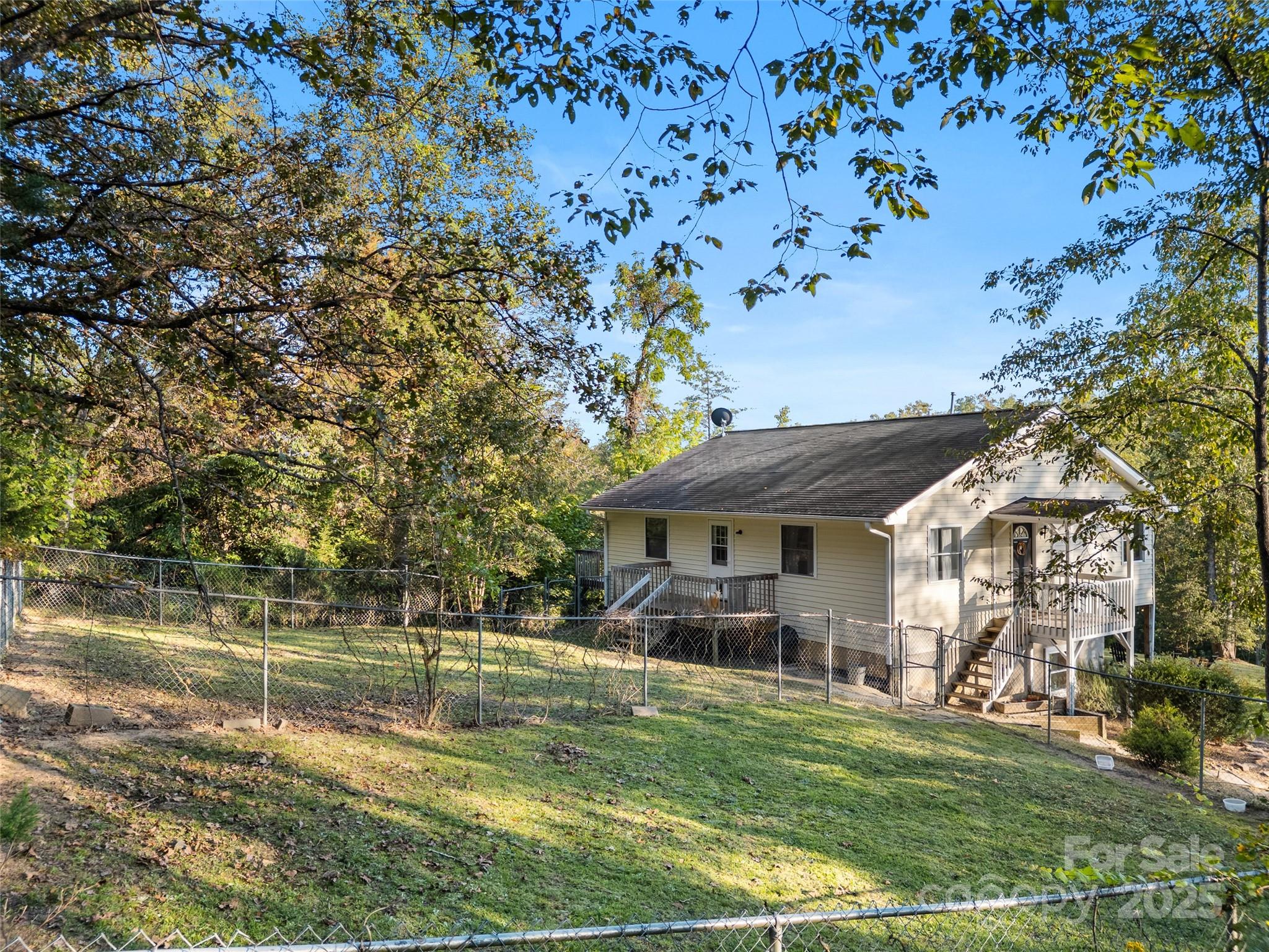 658 Harmony Lane