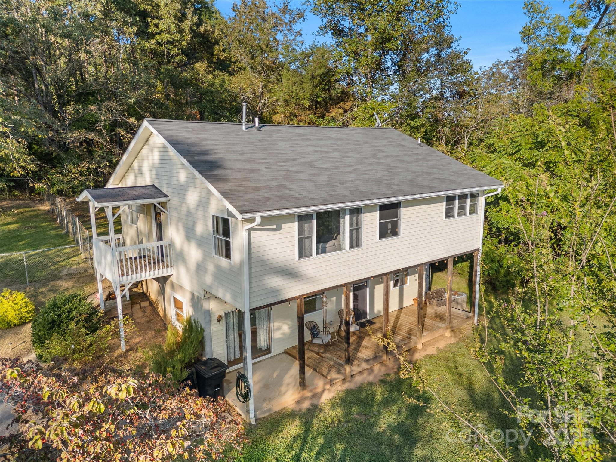 658 Harmony Lane