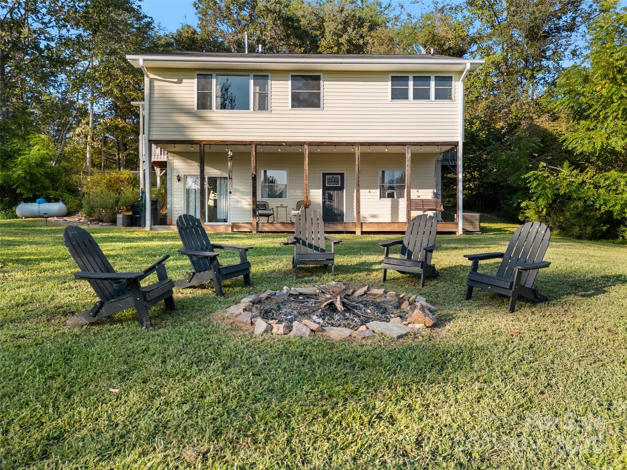 658 Harmony Lane