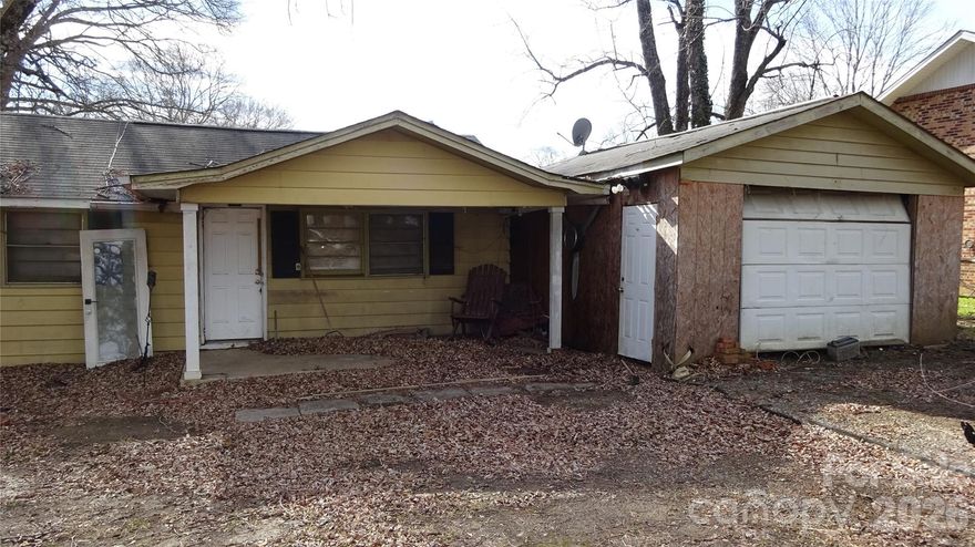Great opportunity for a rehab in the Belmont community.  This property is in the New Hope Fire District for a part of the taxes.
The property has a well and a septic system.
Property to be cleared before closing.