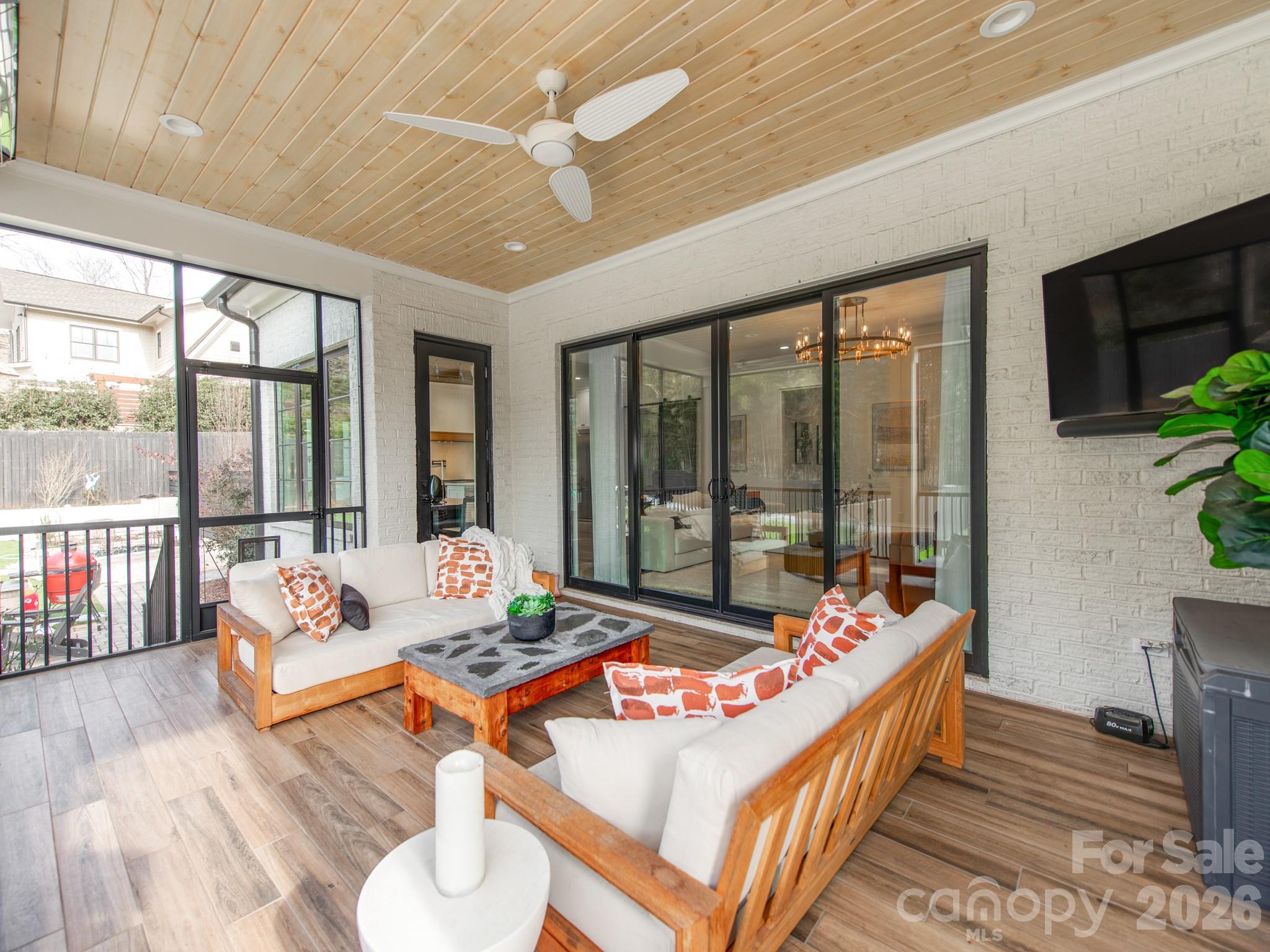 Mammoth Oaks - Residential