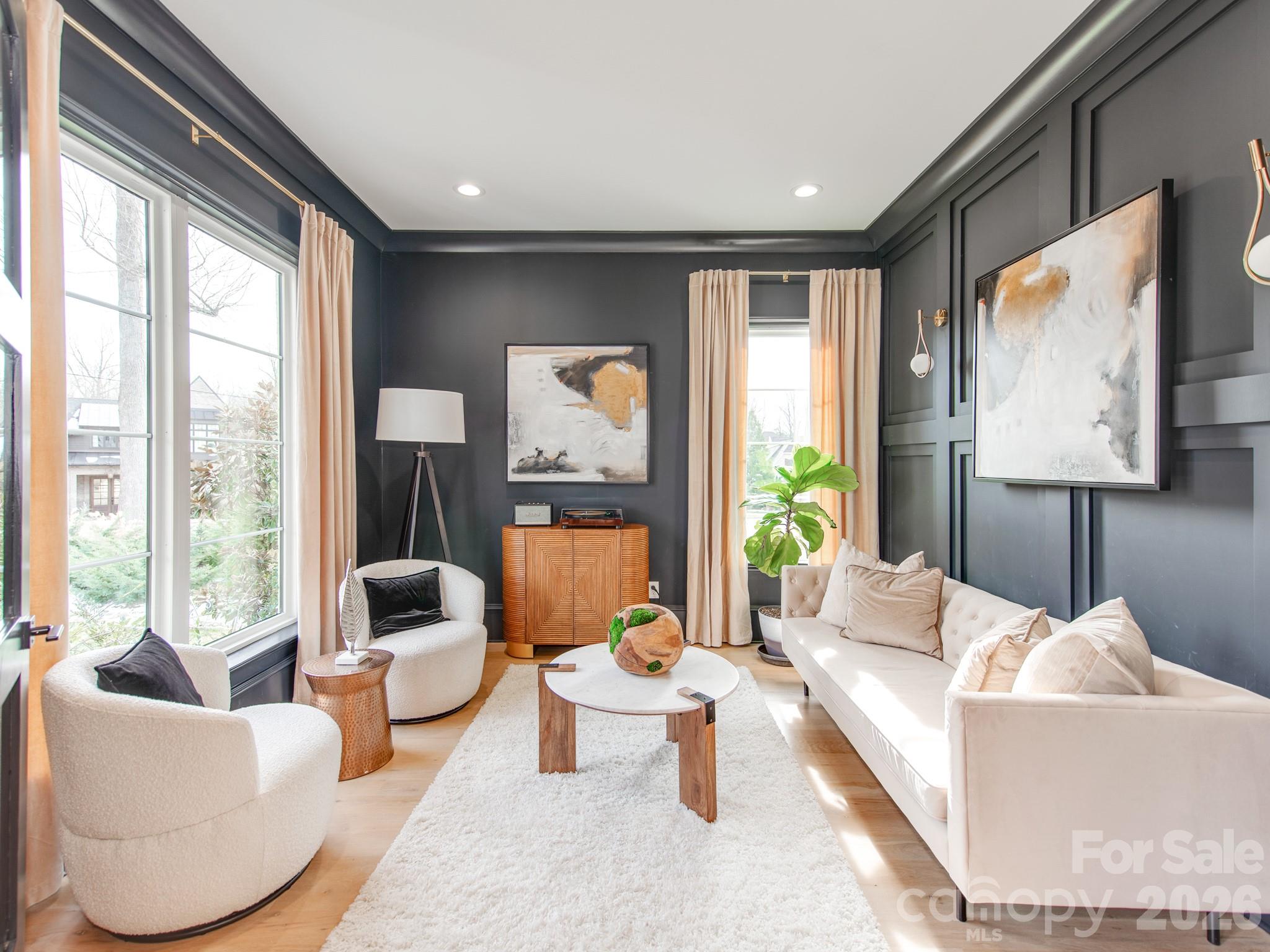 300 Mammoth Oaks Drive