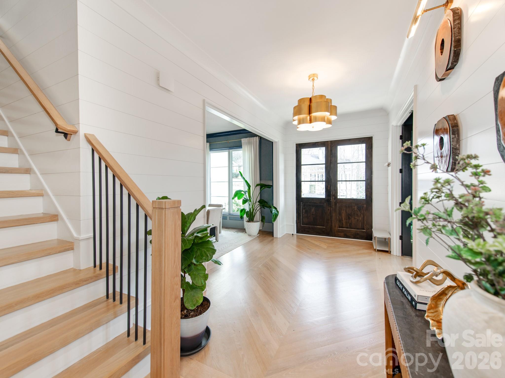 300 Mammoth Oaks Drive