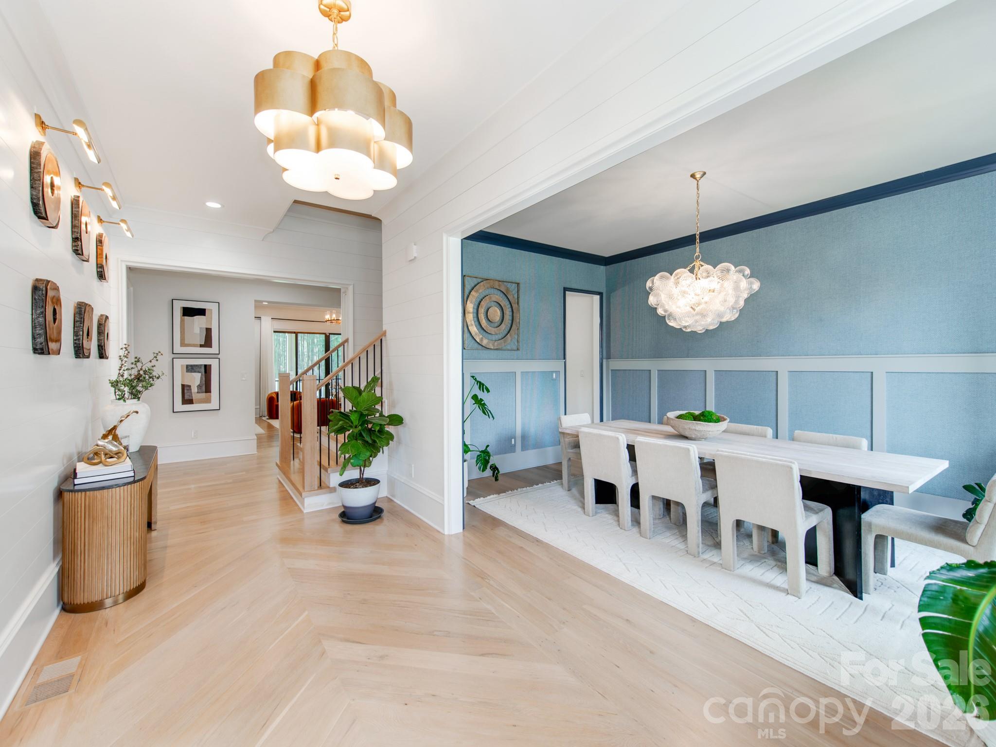 300 Mammoth Oaks Drive