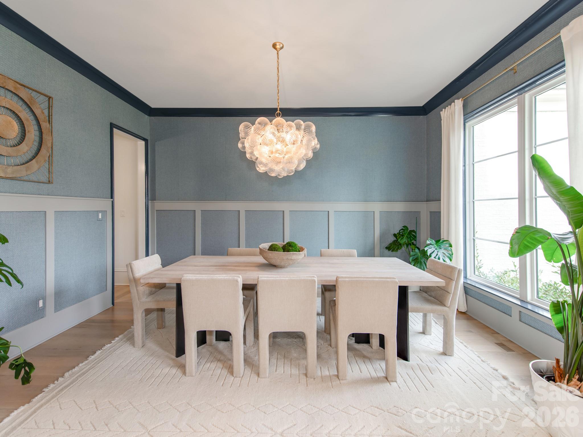 300 Mammoth Oaks Drive