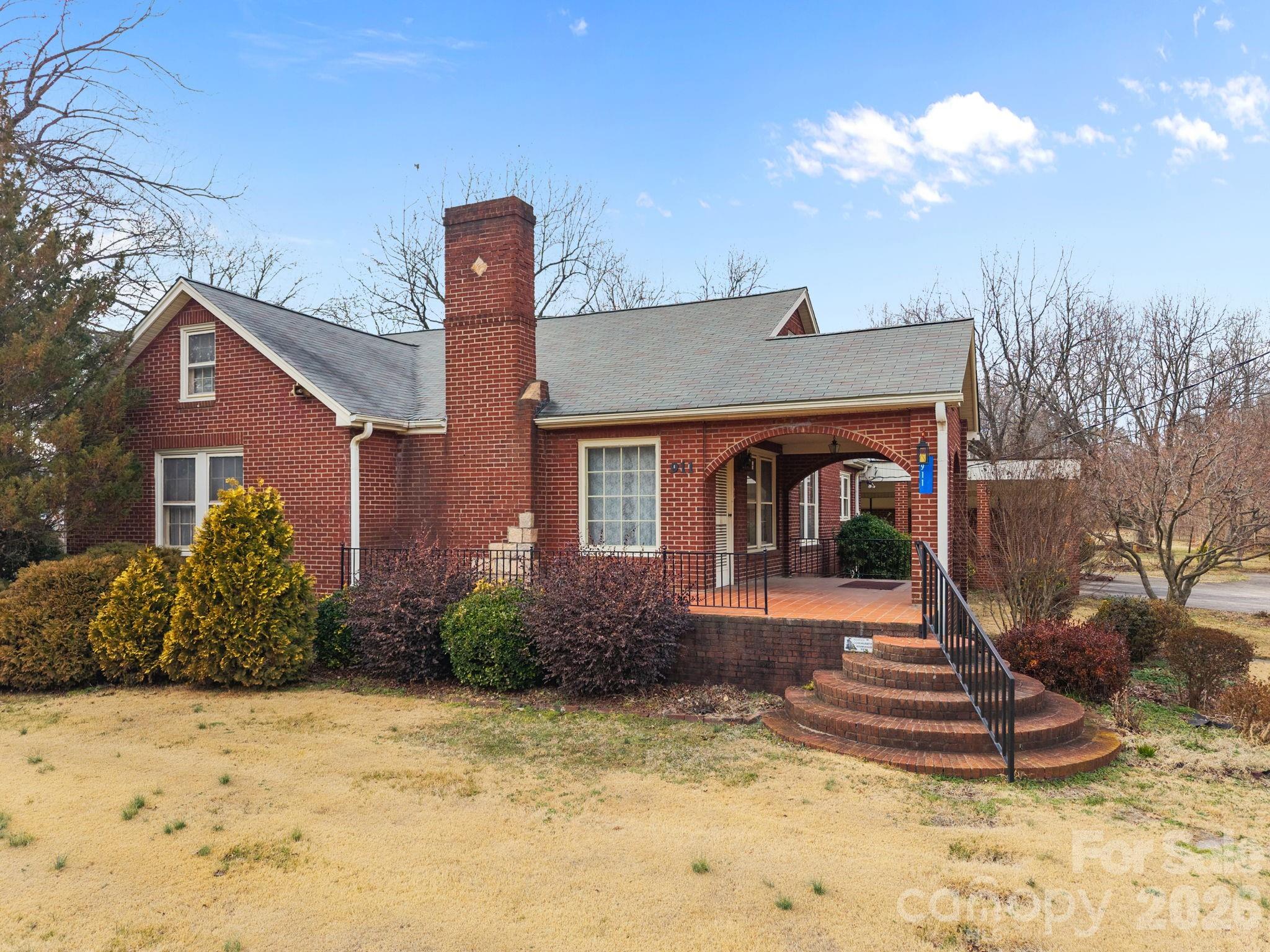 911 N Long ES Street