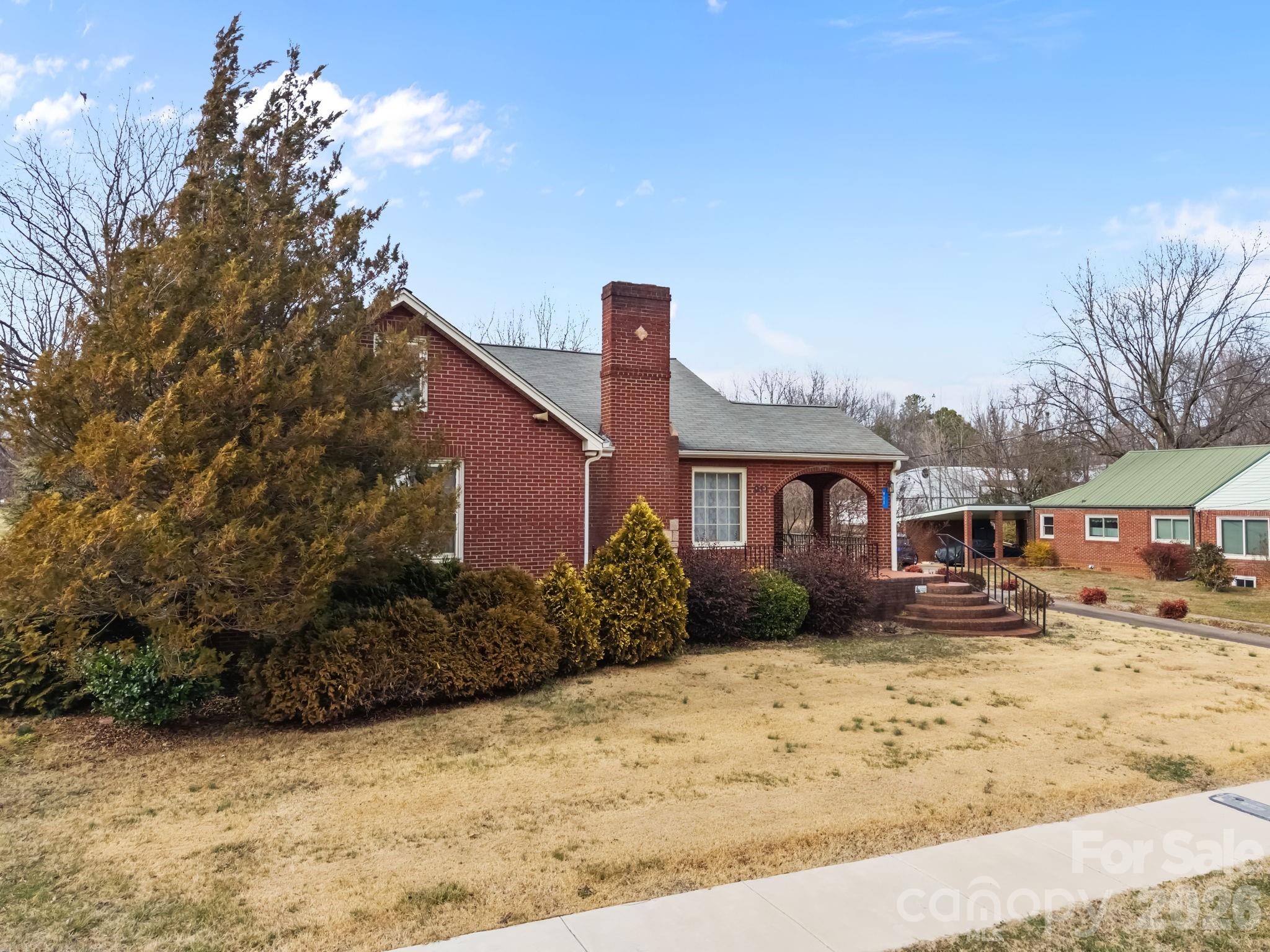 911 N Long ES Street